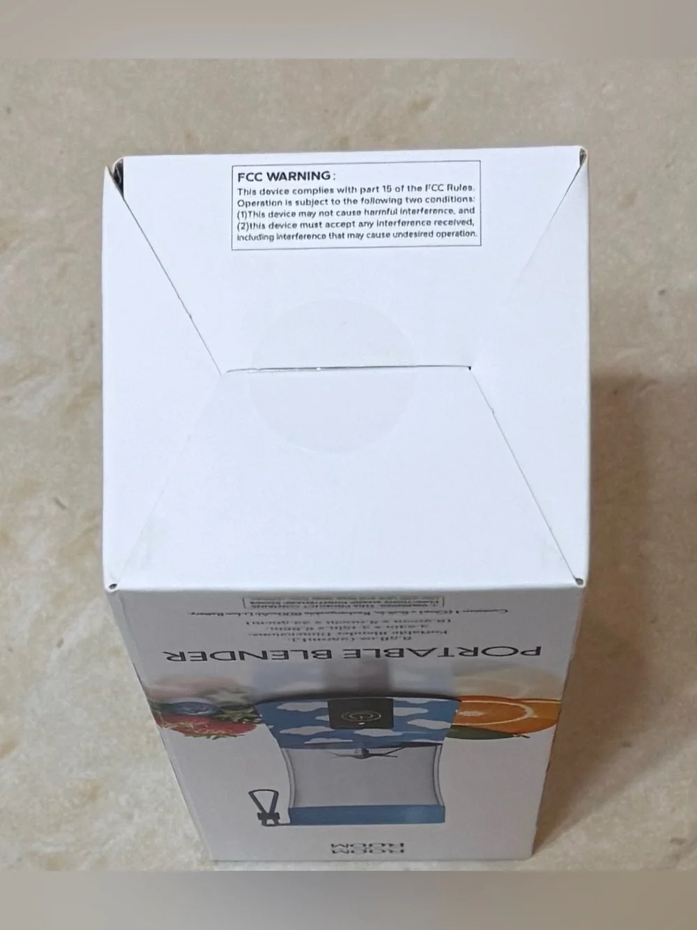 ROOM2ROOM Portable Blender -8.5fl.oz(250ml) Size:3.23”+3.15”+8.86”. New w box